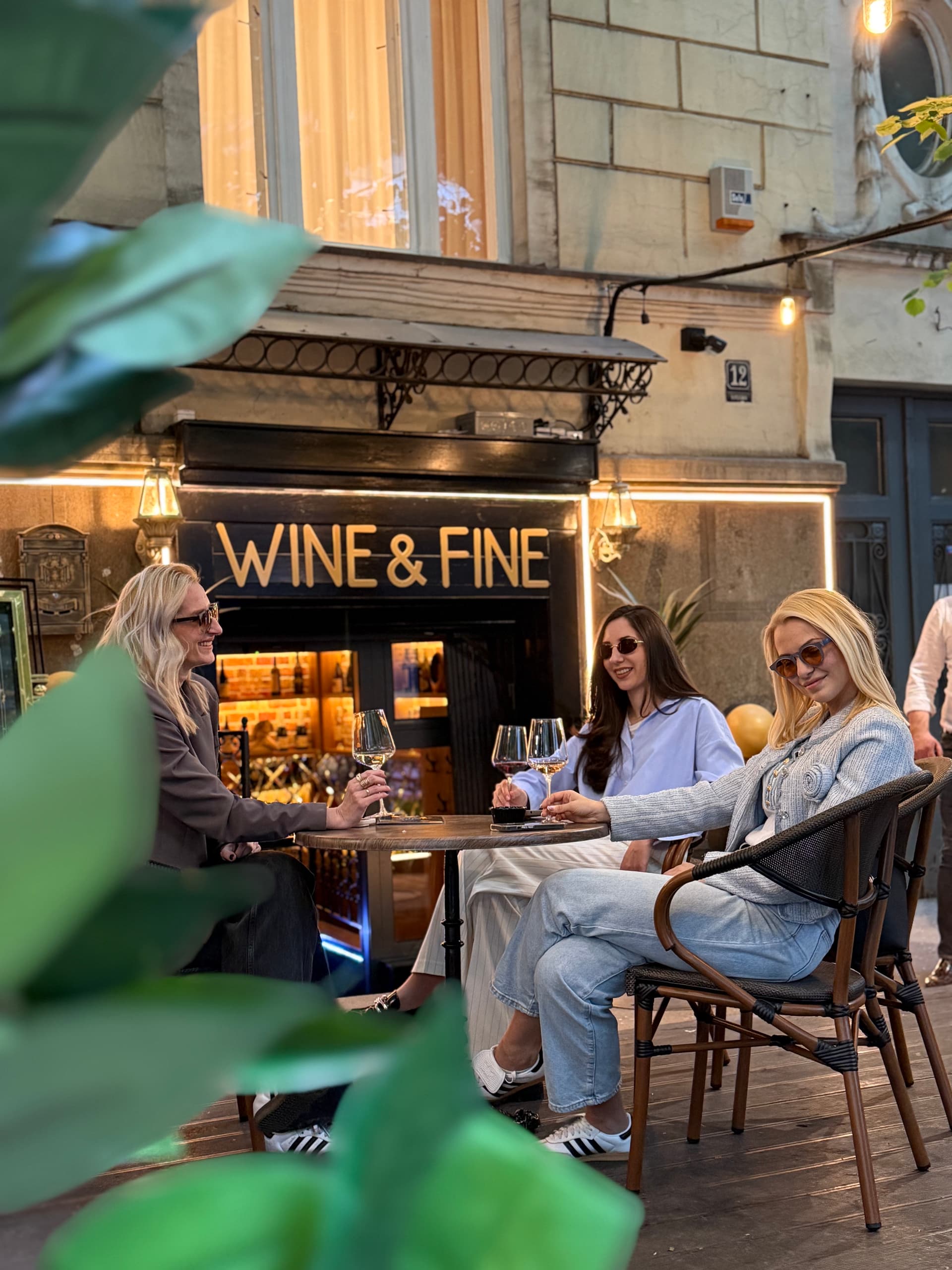 Topla i prijatna atmosfera vinskog bara Wine & Fine na Vračaru
